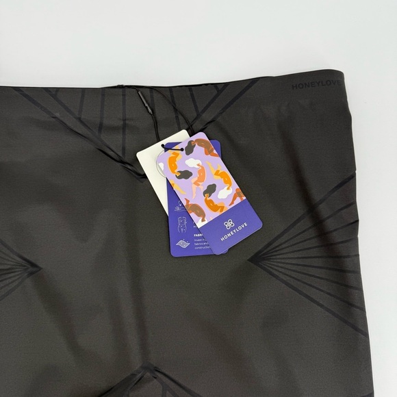 HoneyLove ShadowSculpt High-Waist Short in Black Vamp Size 1X - Picture 6 of 13